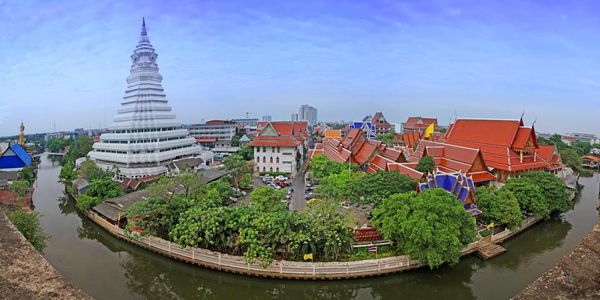 Wat Paknam Phasi Charoen Temple