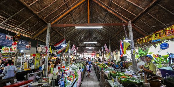  Khlong Lat Mayom Floating Market: A Complete Guide for Travelers