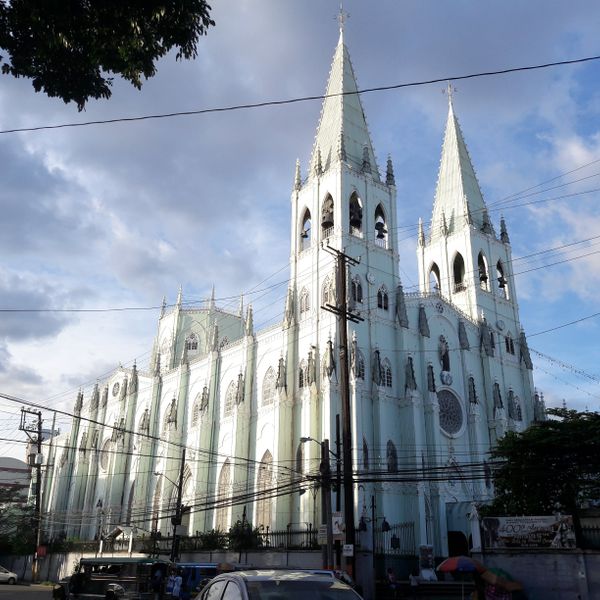 Visit All Must See in Manila (Quiapo) with a Local - TakeMeTour