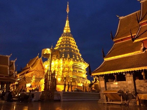 Take a Sunrise Tour of Doi Suthep and Taste Authentic Thai Food! 
